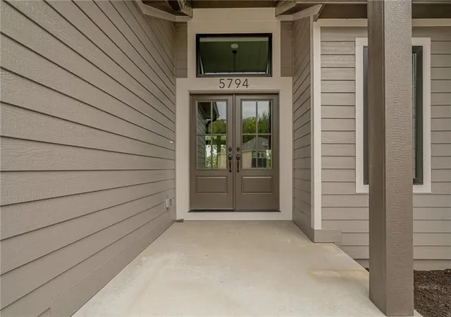 Photo 3 of Single family home for sale at 13548 Ter Park Dr, Kansas City, MO 64152 | MLS# 2637313 | Listing updated on 2026-09-08