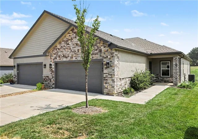 1st image of 6145 Park St, Shawnee, KS 66216 | MLS# 2637315