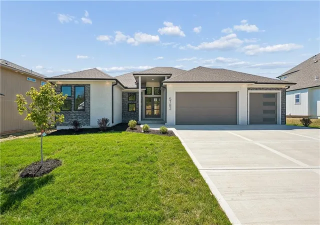 Photo 1 of Single family home for sale at 5782 Nw Black Oak Ct, Kansas City, MO 64152 | MLS# 2637318 | Listing updated on 2026-09-27