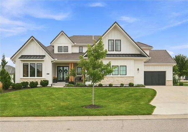 Photo 2 of Single family home for sale at 10711 W 173rd Ter, Overland Park, KS 66221 | MLS# 2637321 | Listing updated on 2026-09-05