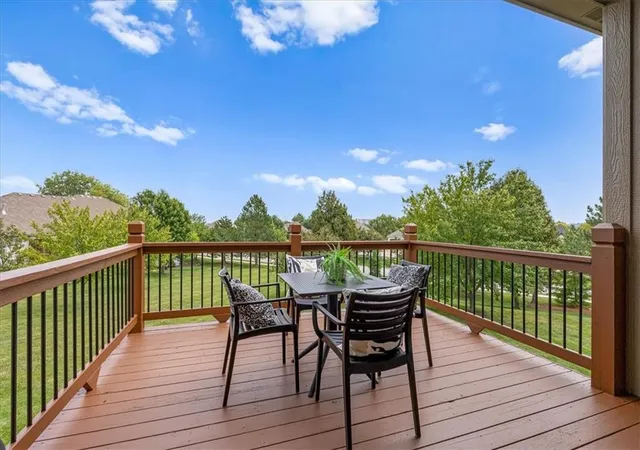 5th image of 10007 Millstone Dr, Lenexa, KS 66220 | MLS# 2637322