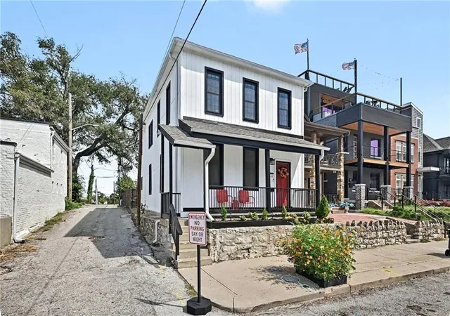 Photo 1 of Single family home for sale at 1112 Missouri Ave, Kansas City, MO 64106 | MLS# 2637328 | Listing updated on 2026-08-28