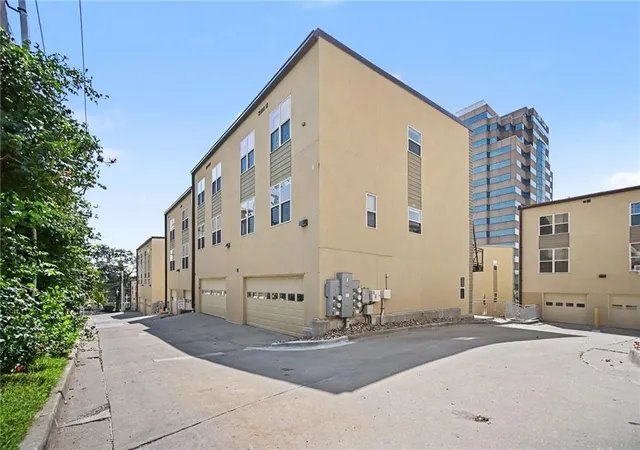 Photo 2 of Condo for sale at 4561 Madison Ave, Kansas City, MO 64111 | MLS# 2637330 | Listing updated on 2026-10-13