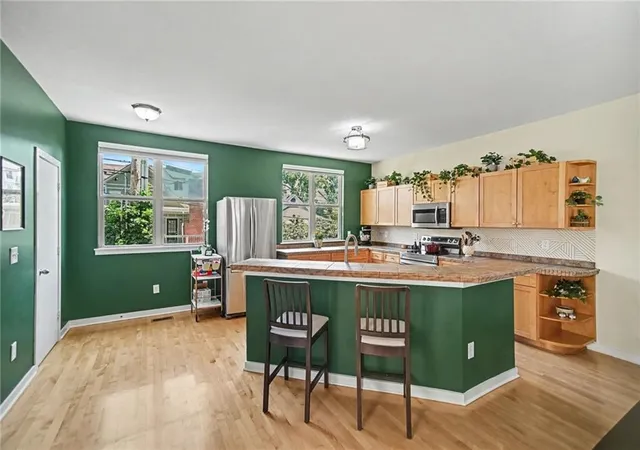 Photo 3 of Condo for sale at 4561 Madison Ave, Kansas City, MO 64111 | MLS# 2637330 | Listing updated on 2026-10-13