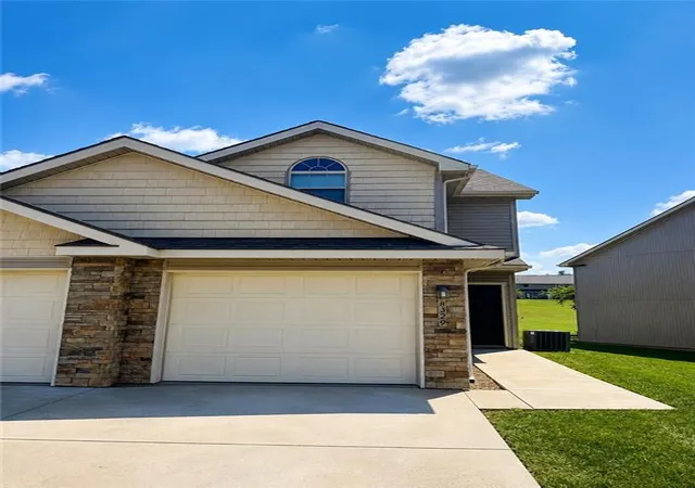 1st image of 8329 N Spruce Ave, Kansas City, MO 64119 | MLS# 2637333