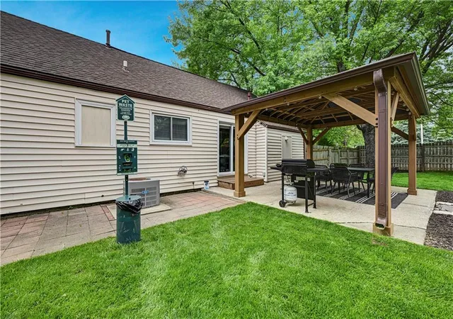 Photo 2 of Sale Pending at 7501 Lowell Ave, Overland Park, KS 66204 | MLS# 2637334 | Listing updated on 2026-08-30