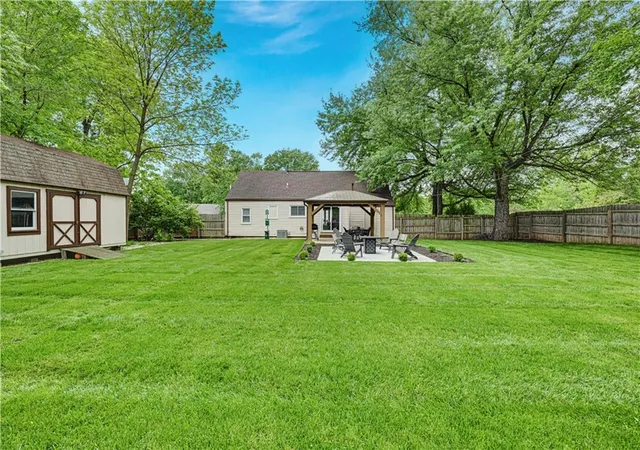 Photo 4 of Sale Pending at 7501 Lowell Ave, Overland Park, KS 66204 | MLS# 2637334 | Listing updated on 2026-08-30
