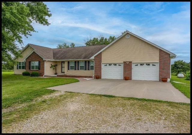 2nd image of 560 Ne 115 Rd, Knob Noster, MO 64093 | MLS# 2637341
