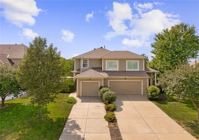 2nd image of 7414 Mccoy St, Shawnee, KS 66227 | MLS# 2637351