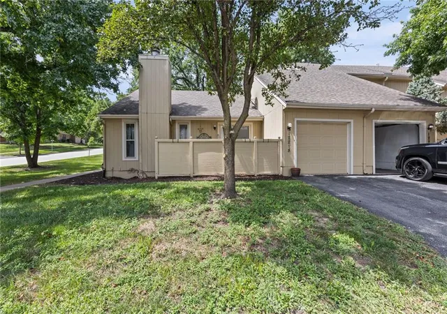 37th image of 12218 Holmes Ln, Kansas City, MO 64146 | MLS# 2637352