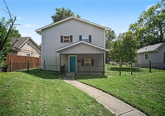 2nd image of 515 W Santa Fe St, Olathe, KS 66061 | MLS# 2637353