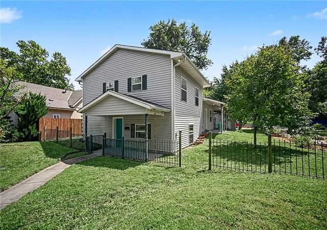 3rd image of 515 W Santa Fe St, Olathe, KS 66061 | MLS# 2637353
