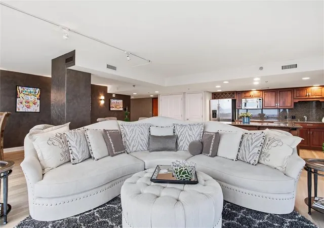 Condo for sale at 600 E Admiral Blvd #1408, Kansas City, MO 64106 | MLS# 2637364 | Listing updated on 2026-08-31