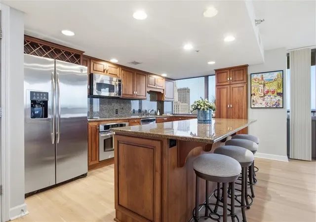 Photo 4 of Condo for sale at 600 E Admiral Blvd #1408, Kansas City, MO 64106 | MLS# 2637364 | Listing updated on 2026-08-31