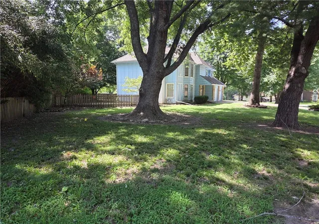 2nd image of 11109 E 71st Ter, Raytown, MO 64133 | MLS# 2637366