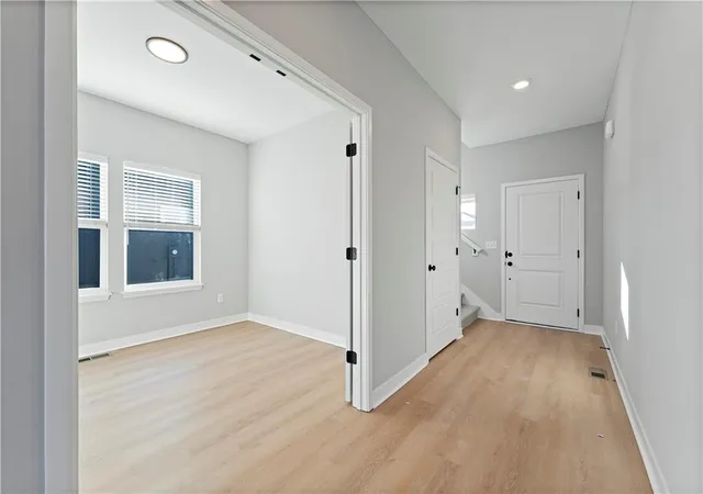 Photo 3 of Sale Pending at 505 Sw Amara Dr, Lees Summit, MO 64064 | MLS# 2637368 | Listing updated on 2026-08-17