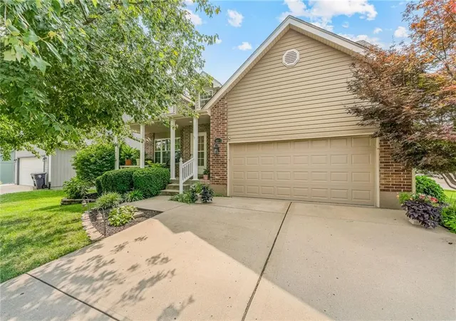 Photo 3 of Single family home for sale at 10912 N Wallace Ave, Kansas City, MO 64157 | MLS# 2637371 | Listing updated on 2026-10-06