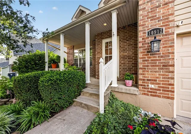 Photo 4 of Single family home for sale at 10912 N Wallace Ave, Kansas City, MO 64157 | MLS# 2637371 | Listing updated on 2026-10-06