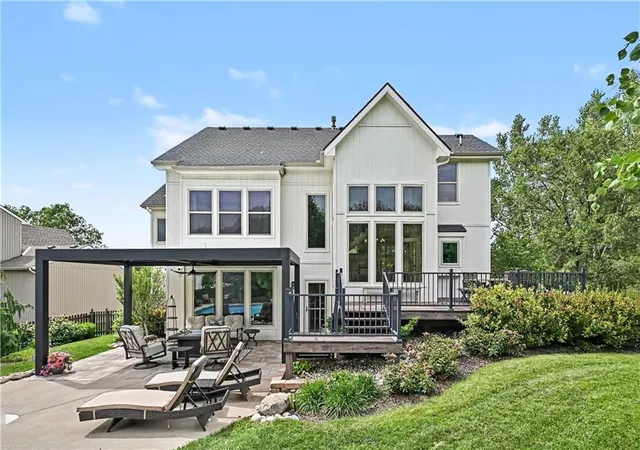 Photo 1 of Sale Pending at 1419 Ne 106th Place, Kansas City, MO 64155 | MLS# 2637373 | Listing updated on 2026-08-27