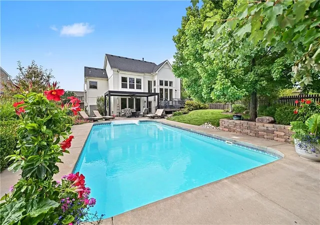 Photo 2 of Sale Pending at 1419 Ne 106th Place, Kansas City, MO 64155 | MLS# 2637373 | Listing updated on 2026-08-27