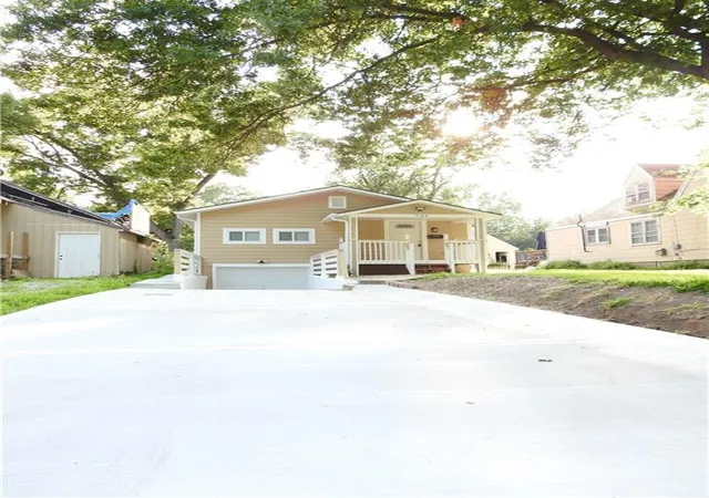 1st image of 706 S Northern Blvd, Independence, MO 64053 | MLS# 2637378