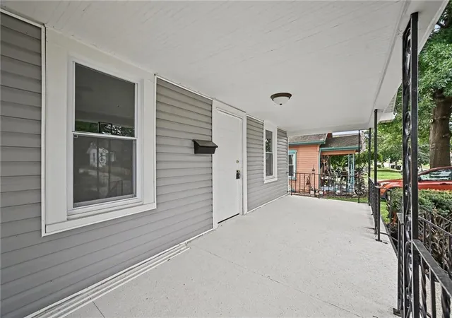 Photo 3 of Single family home for sale at 619 S Ash Ave, Independence, MO 64053 | MLS# 2637382 | Listing updated on 2026-09-04