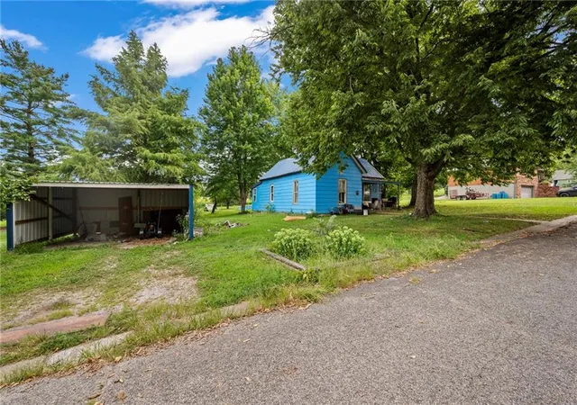 Photo 4 of Single family home for sale at 714 W 6th Street, Carrollton, MO 64633 | MLS# 2637383 | Listing updated on 2026-08-28