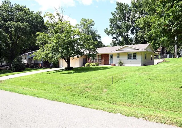 Photo 2 of Sale Pending at 1203 W Price Ave, Savannah, MO 64485 | MLS# 2637387 | Listing updated on 2026-09-29