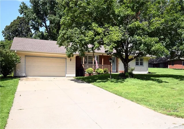 Photo 3 of Sale Pending at 1203 W Price Ave, Savannah, MO 64485 | MLS# 2637387 | Listing updated on 2026-09-29