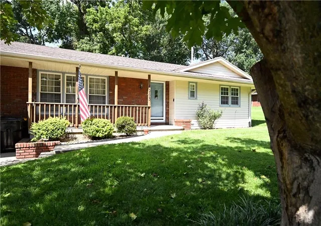 Photo 4 of Single family home for sale at 1203 W Price Ave, Savannah, MO 64485 | MLS# 2637387 | Listing updated on 2026-10-17