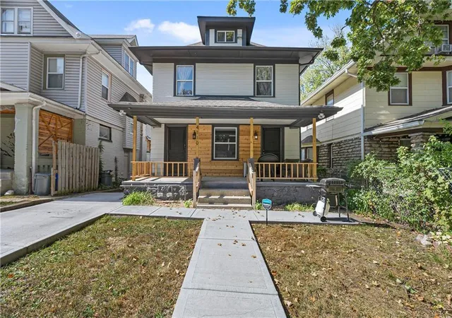 Multi family home for sale at 4110 Charlotte St, Kansas City, MO 64110 | MLS# 2637388