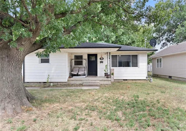 1st image of 210 Goode Ave, Columbus, KS 66725 | MLS# 2637391