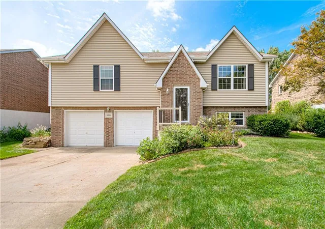 1st image of 13822 S Acuff St, Olathe, KS 66062 | MLS# 2637401