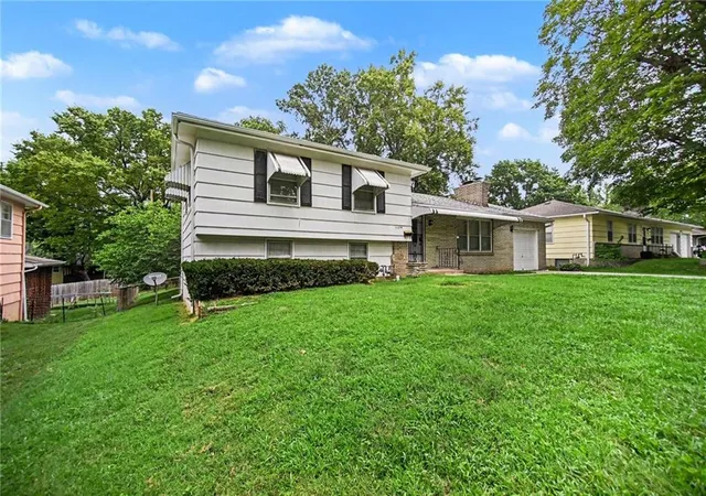 Photo 3 of Sale Pending at 11214 E 53rd Terrace, Raytown, MO 64133 | MLS# 2637403 | Listing updated on 2026-08-31