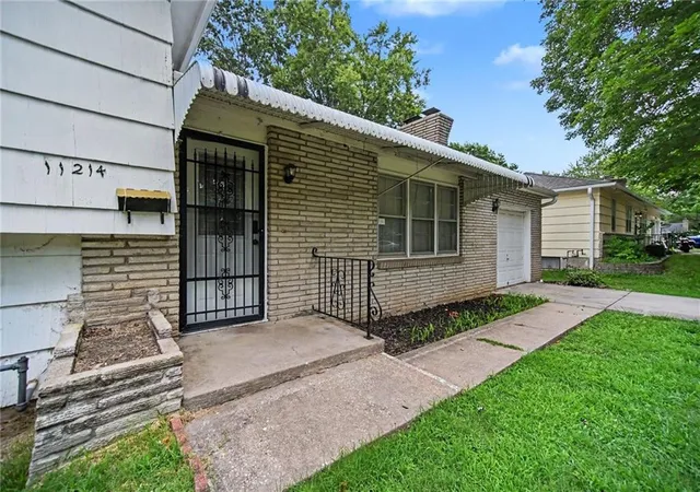 Photo 3 of Sale Pending at 11214 E 53rd Terrace, Raytown, MO 64133 | MLS# 2637403 | Listing updated on 2026-08-31