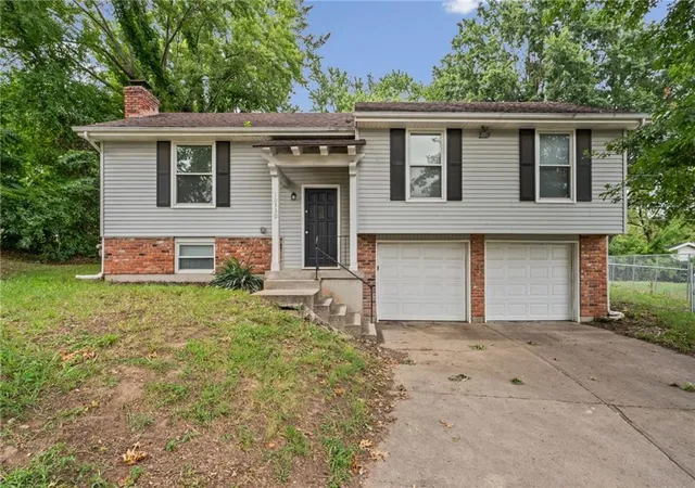 1st image of 10330 Smalley Ct, Kansas City, MO 64134 | MLS# 2637408
