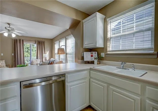 Photo 4 of Sale Pending at 9739 N Lewis Ave, Kansas City, MO 64157 | MLS# 2637409 | Listing updated on 2026-08-29