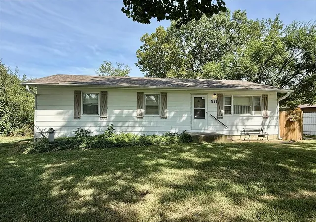 1st image of 811 Jarboe St, Burlington, KS 66839 | MLS# 2637411