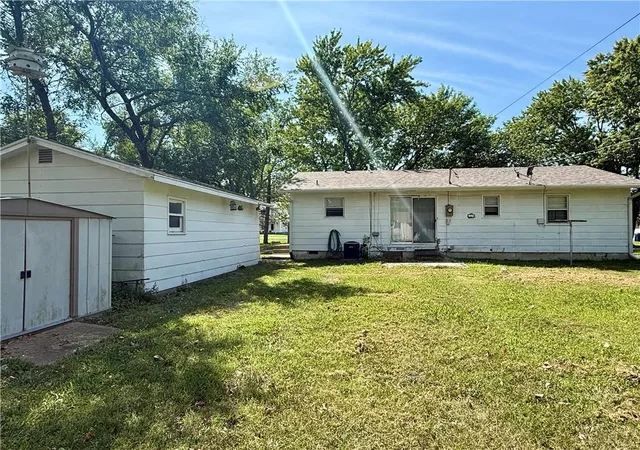 2nd image of 811 Jarboe St, Burlington, KS 66839 | MLS# 2637411