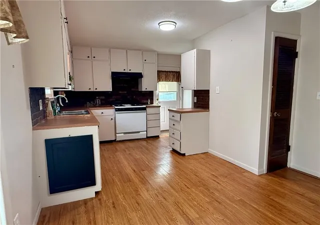 3rd image of 811 Jarboe St, Burlington, KS 66839 | MLS# 2637411