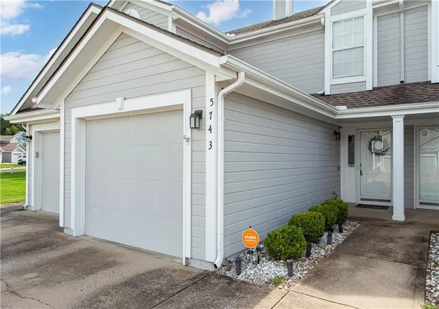Photo 3 of Condo for sale at 5743 Nw Plantation Ln #197-B, Lees Summit, MO 64064 | MLS# 2637418 | Listing updated on 2026-08-20
