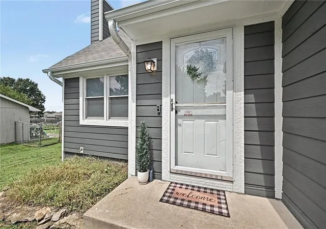 2nd image of 21600 W 178th Ter, Olathe, KS 66062 | MLS# 2637422