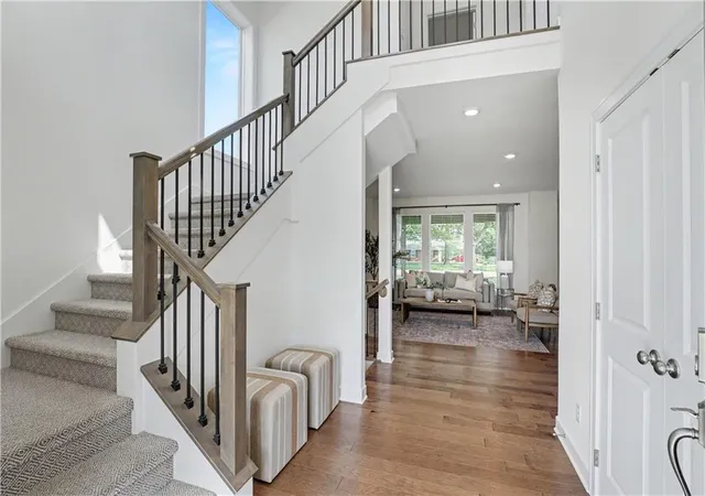 4th image of 913 Ne Ravenwood Ter, Lees Summit, MO 64086 | MLS# 2637423