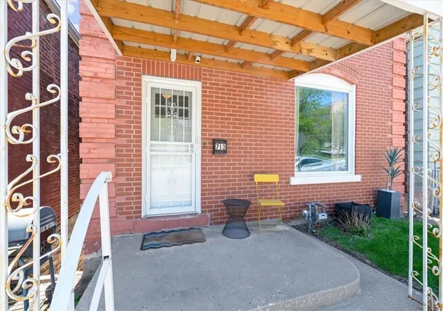 2nd image of 713 W 20th St, Kansas City, MO 64108 | MLS# 2637427