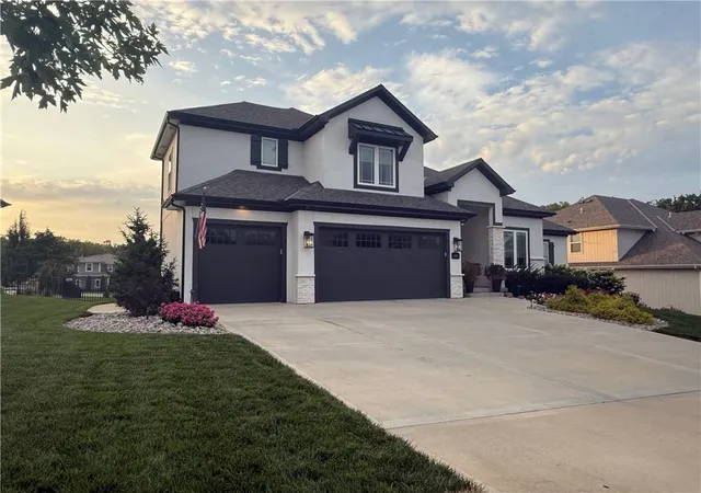 3rd image of 9280 Brownridge St, Lenexa, KS 66220 | MLS# 2637428