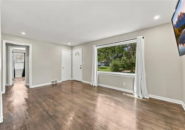 Photo 3 of Single family home for sale at 5309 Skiles Ave, Kansas City, MO 64129 | MLS# 2637429 | Listing updated on 2026-09-24