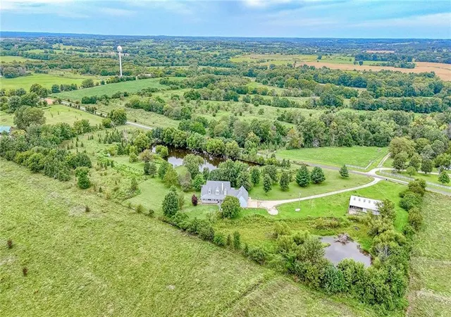 Photo 4 of Single family home for sale at 474 NW 400th Road, Warrensburg, MO 64093 | MLS# 2637434 | Listing updated on 2026-09-17