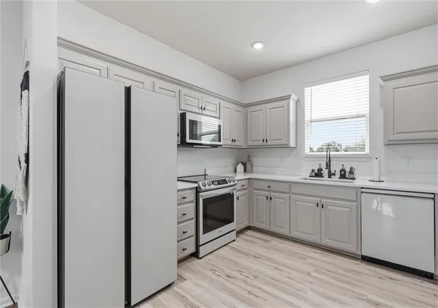 Photo 4 of Townhouse for sale at 12321 S Tallgrass Dr, Olathe, KS 66061 | MLS# 2637435 | Listing updated on 2026-09-21