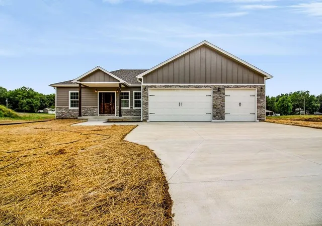2nd image of 48 Sw 160th Rd, Warrensburg, MO 64093 | MLS# 2637447