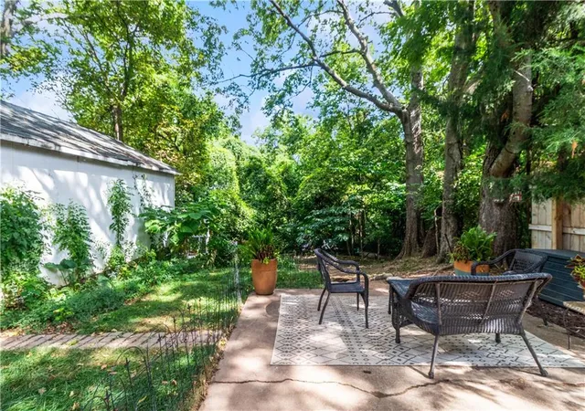 25th image of 1116 W Maple Ave, Independence, MO 64050 | MLS# 2637451